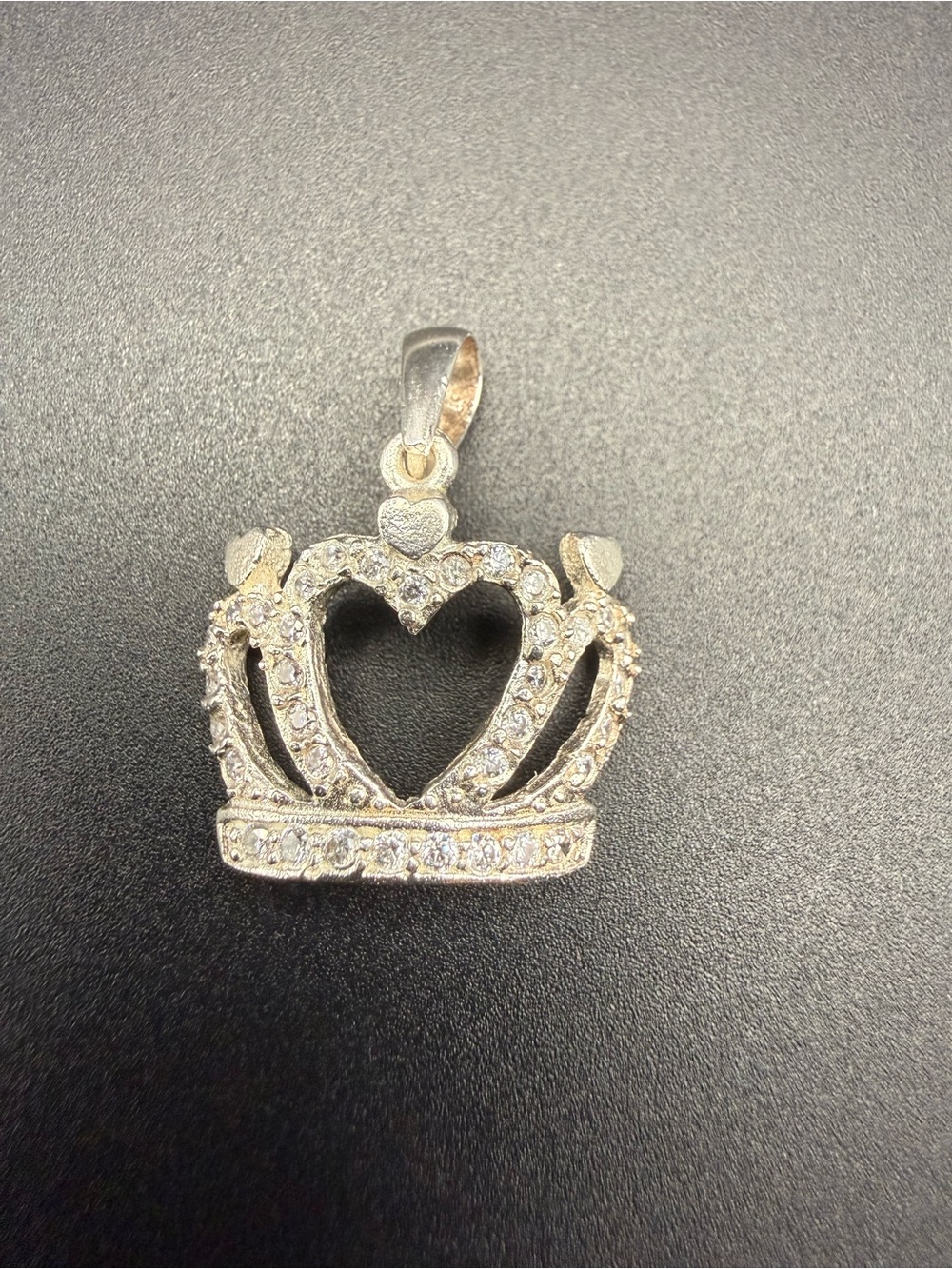 .925 Silver Crown Pendant with Crystals details